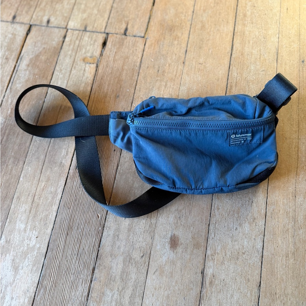 Lululemon Athletica Navy Belt Bag